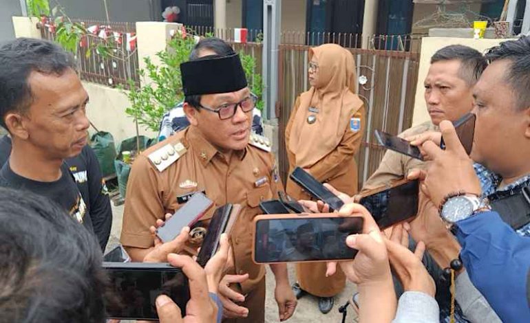  Wali Kota Metro Wahdi Resmikan Urban Farming Cabai Jawa