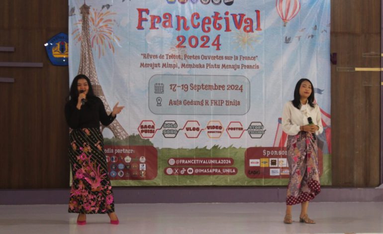  Francetival 2024 Pendidikan Bahasa Prancis FKIP Unila, Jesica dan Angel Lantunkan “Donnez Moi”