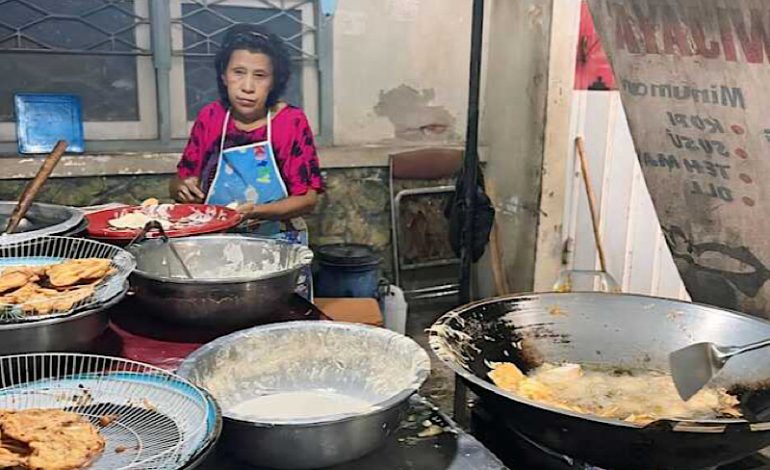 Gorengan Sriwijaya Pesawahan Telukbetung Selatan, 30 Tahun Hadir dengan Ukuran Jumbo