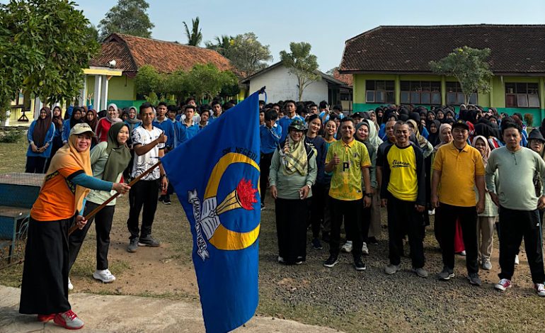  Warga SMKN 1 Terbanggi Besar Meriahkan Hari Olahraga Nasional