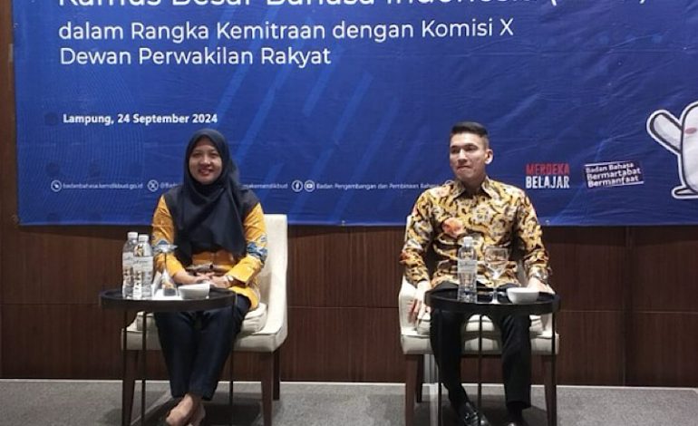  Badan Bahasa dan Komisi X DPR RI Diseminasi Kamus Besar Bahasa Indonesia
