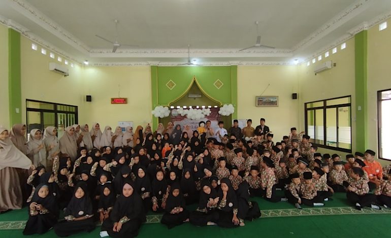  LAZDAI & Kak Danang Lanjutkan Safari Dongeng, Ceriakan Siswa SD Islam Darul Athfal