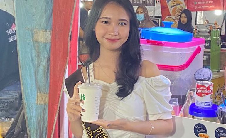  Model Lampung Dea Bantu UMKM, Review dan Endorse Street Food di Ciplaz Ramayana