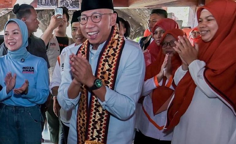  Rahmat Mirzani Djausal Hadiri Deklarasi Pemenangan PKS, Siap Kolaborasi Eva Dwiana