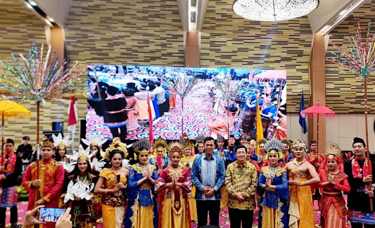 Tim Tari Universitas Teknokrat Indonesia Pukau Peserta Raker Pimpinan PTS LLDikti Wilayah II
