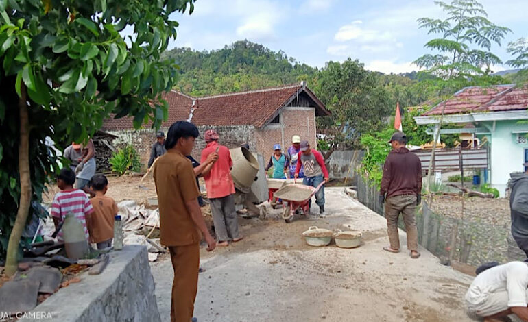  Pekon Menggala Kotaagung Timur Bangun Jalan Rabat 165 Meter