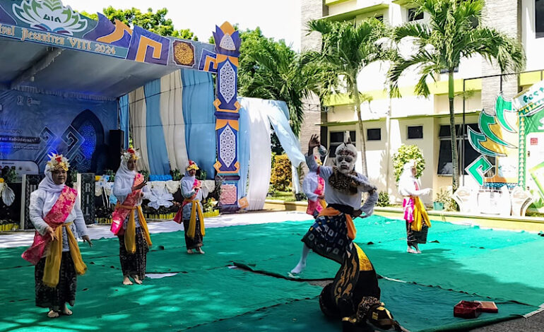  Rahwana Meriahkan Pembukaan Festival Pesantren Ke-8 Mahad Al Jamiah UIN Raden Intan Lampung