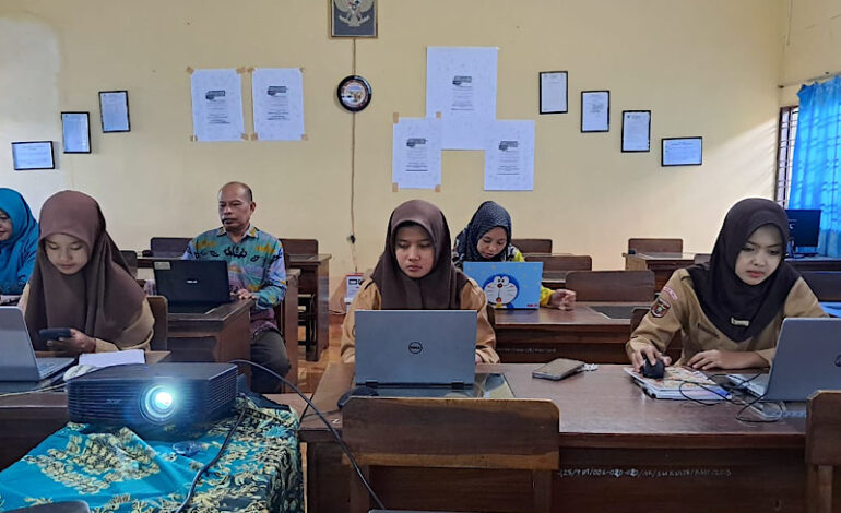  Guru-Siswa SMK Negeri 1 Terbanggi Besar Ikuti Pelatihan Sidek-Edu