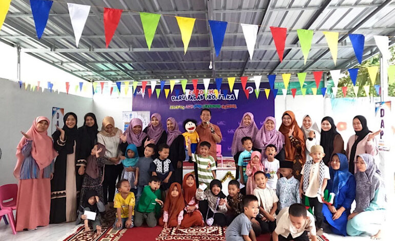  Safari Dongeng LAZDAI Tanamkan Nilai Kasih Sayang di TK Darul Adab Profetika