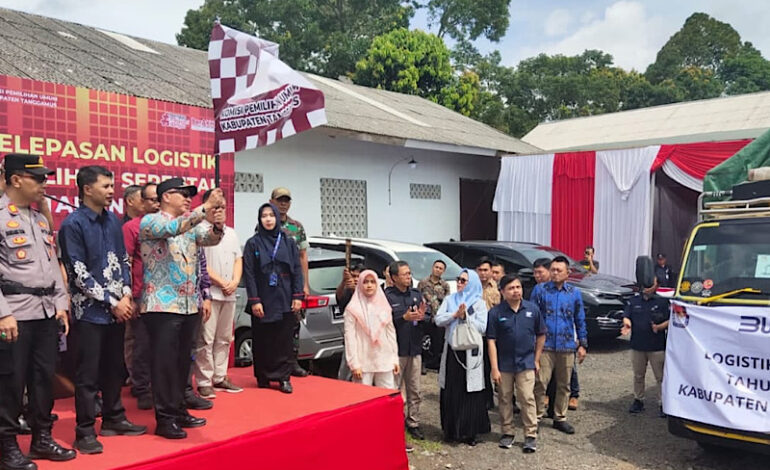  KPU Tanggamus Distribusikan Logistik Pemilu ke Cukuh Balak dan Pematang Sawa