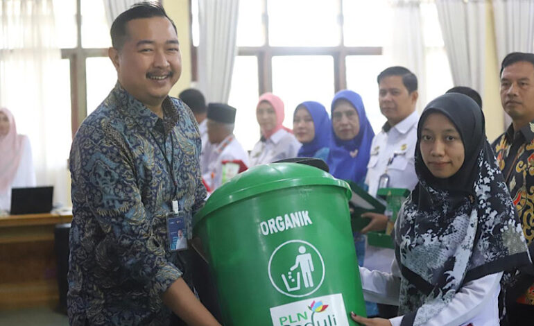 Dukung Program Dinas Lingkungan Hidup Lambar, PLN Nusantara UP Bandar Lampung Bantu Sekolah Adiwiyata