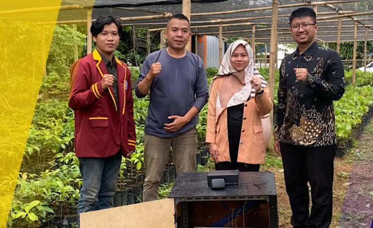  Indra Maulana Mahasiswa Universitas Teknokrat Indonesia Ciptakan Alat Monitoring Pertumbuhan Bibit Alpukat Hijau Bundar
