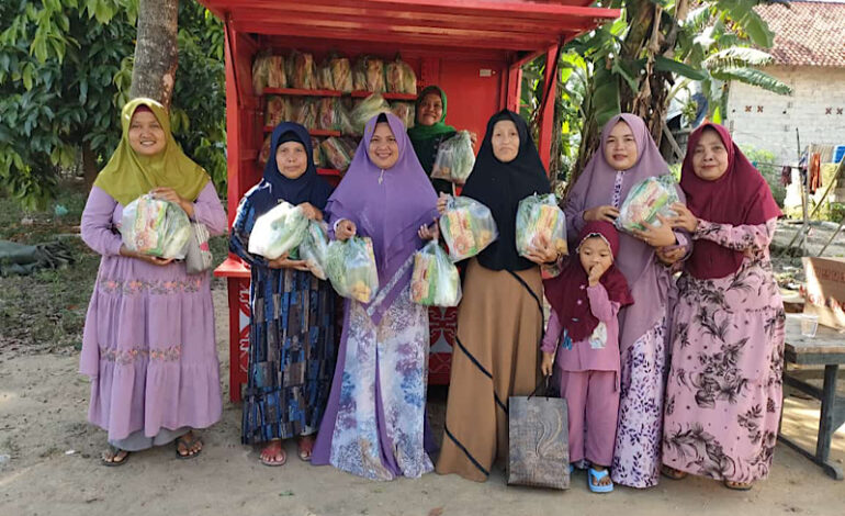 Salimah Banjar Margo Tulangbawang Jumat Berkah, Peserta Pulang Bawa Sayuran