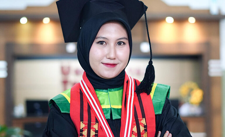  Eva Agustina Rahma Lulus Universitas Teknokrat Indonesia 3 Tahun 1 Bulan dengan Artikel Ilmiah
