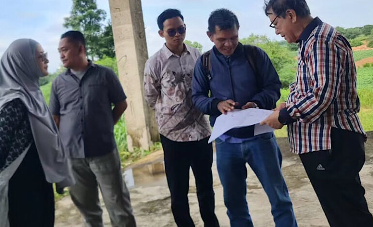  Nasrullah Yusuf dan Tim Cek Ulang Dokumentasi Rencana Teknis Masjid Al Hijrah Kota Baru