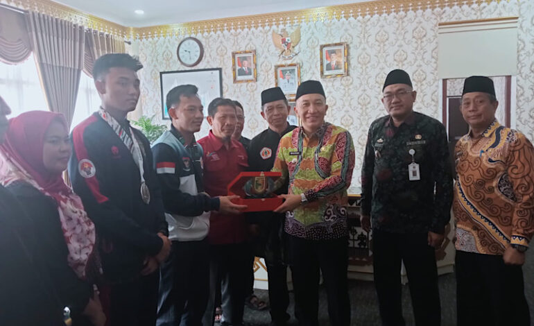  Pemkab Tanggamus Beri Penghargaan Pesilat Prestasi Internasional