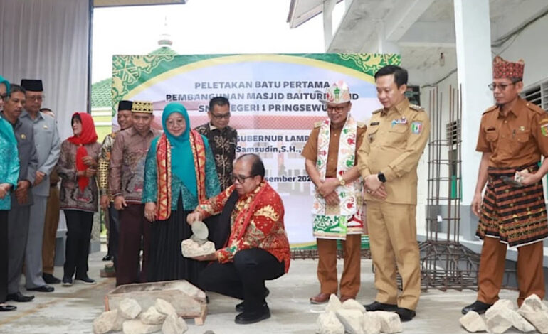 Pj Gubernur Lampung Samsudin Resmikan Pembangunan Masjid SMAN 1 Pringsewu