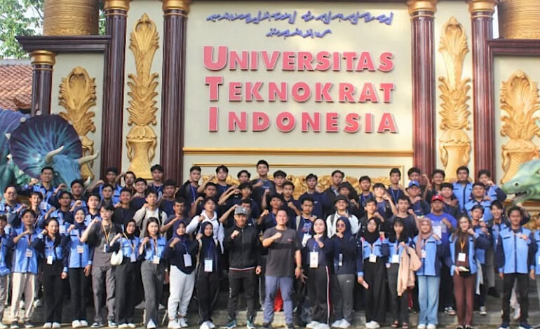  Mahasiswa Teknologi Informasi Universitas Teknokrat Indonesia Dilatih Jiwa Kepemimpinan