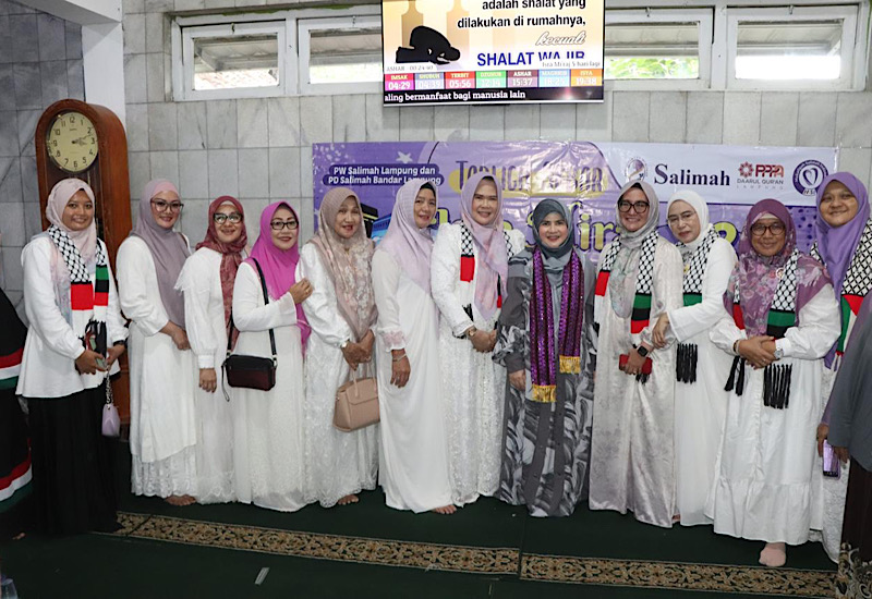  Astri Ivo Ceramah Isra Mikraj Gelaran Salimah Bandar Lampung di Masjid Babussalam