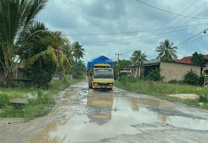  Jalan Kaliasin 3 Desa Kalisari Kecamatan Natar Rusak Parah, Kapan akan Diperbaiki?