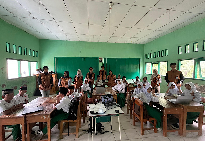  KKN di Desa Suak, Mahasiswa Itera Kenalkan Artificial Intelligence untuk Siswa di 4 Sekolah