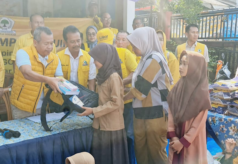  Partai Golkar Bandar Lampung Bantu Alat Sekolah & Beras Siswa MIN 8, Yuhadi Sumbang Rp5 Juta