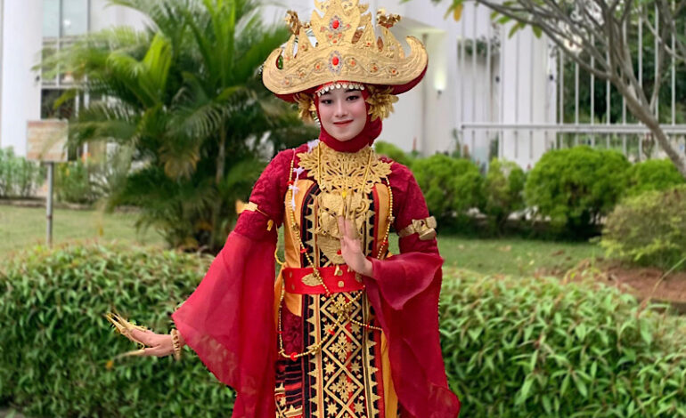  Intan Zubaidah, Mahasiswi Bahasa Inggris UIN Raden Intan, Kampanyekan Budaya Lampung dengan Tarian