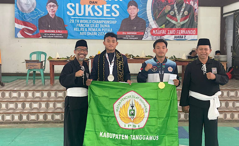  Abdul Hakim Berikan Penghargaan kepada Juara Dunia Pencak Silat di Abu Dhabi