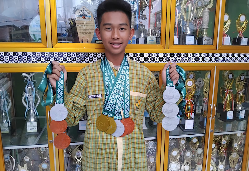  Siswa SMPIT Daarul Ilmi Fazil Rafif Pasha Sabet 11 Medali Kejuaraan Renang Antarpelajar