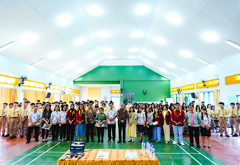  Pengabdian di SMA Xaverius Bandar Lampung, Universitas Teknokrat Indonesia Kenalkan Metaverse AI dan Robotik