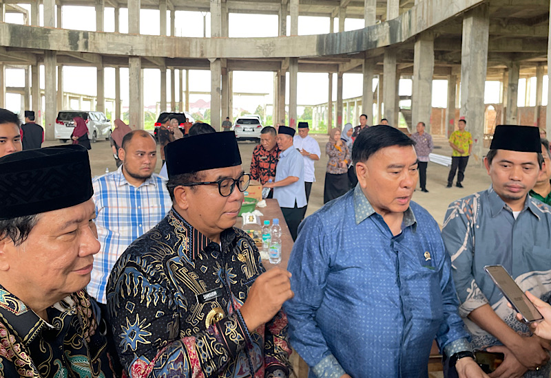  Sjachroedin ZP Minta Rahmat Mirzani Djausal Teruskan Pembangunan Masjid Al Hijrah Pimpinan Nasrullah Yusuf