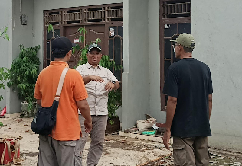  Anggota DPRD Bandar Lampung Agus Djumadi Tinjau dan Bantu Warga Gunungterang Terdampak Angin Kencang