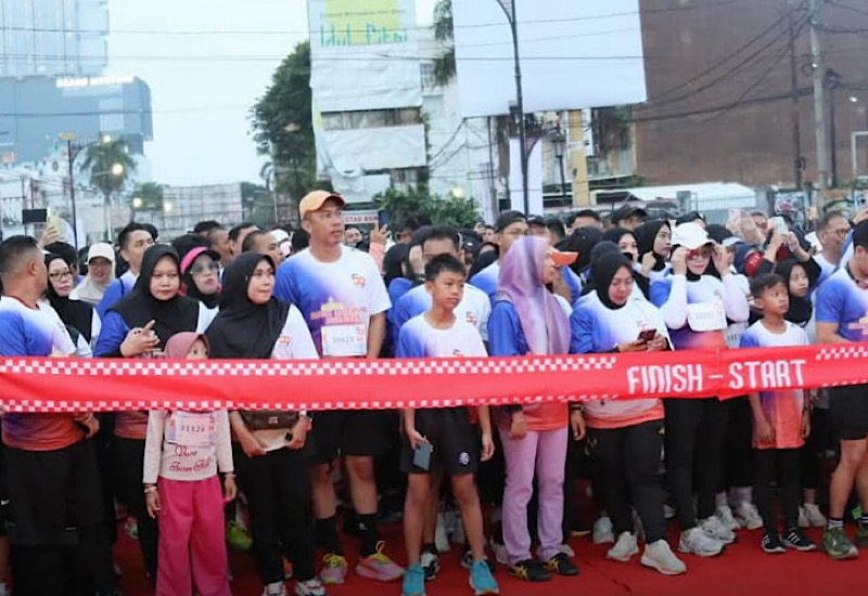  Penjabat Gubernur Samsudin Lepas Peserta Bank Lampung Run 2025