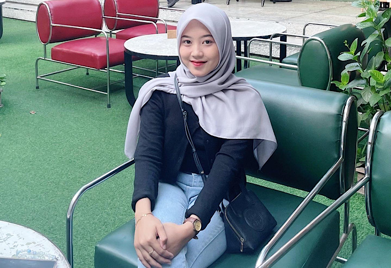 Model Lampung Mahasiswi UIN Raden Intan Aulia Maharani, Pilih Artikel Ilmiah Nonskripsi untuk Gelar Sarjana