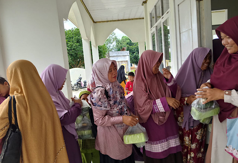  Salimah Labuhanratu Ajak Anggota Majelis Taklim Khataman Alquran dan Bagi Takjil