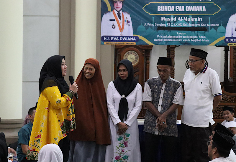  Wali Kota Eva Dwiana Lanjutkan Safari Ramadan, Dua Masjid Dapat Bantuan Rp50 Juta