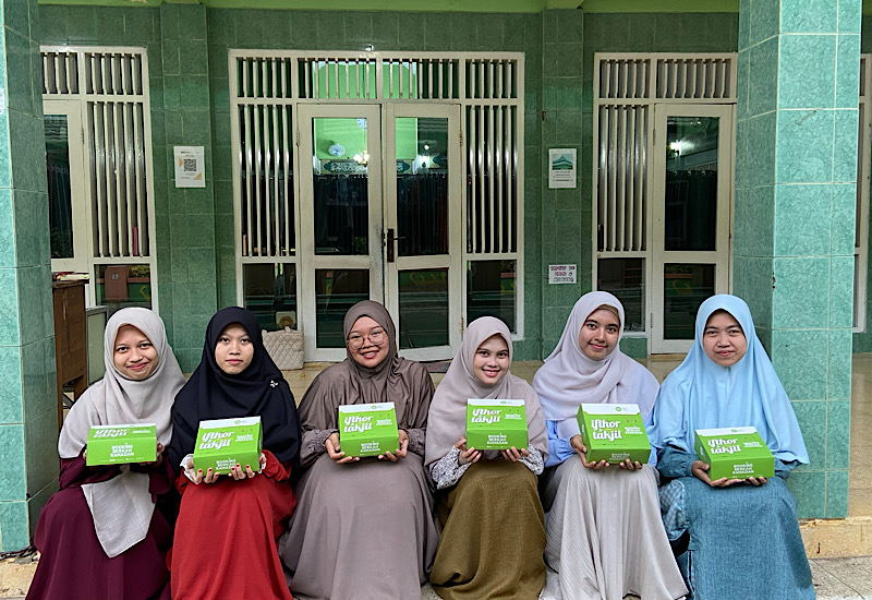  Gasibu dan IZI Lampung Salurkan Iftar Takjil Santri Penghafal Alquran Ponpes Mahasiswa Daarul Hikmah