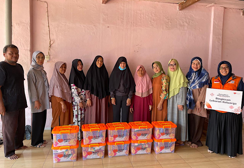  Rumah Zakat Salurkan Bingkisan Lebaran Keluarga di Kantor Wartalampung.id