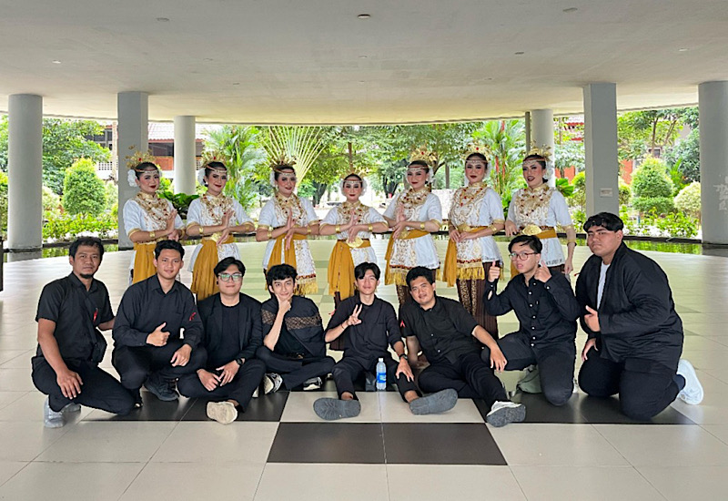  Bawakan Konsep “Jung Sarat”, UKM Tari Universitas Teknokrat Indonesia Juara National Folklore Festival Ke-19