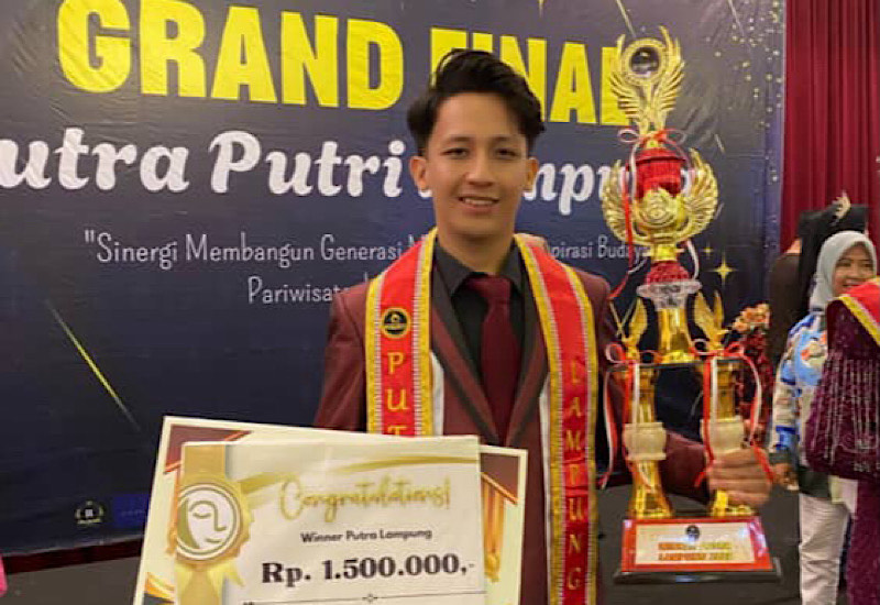  Mahasiswa Universitas Teknokrat Indonesia Juandrio Farma Juara Pemilihan Putra-Putri Lampung 2025