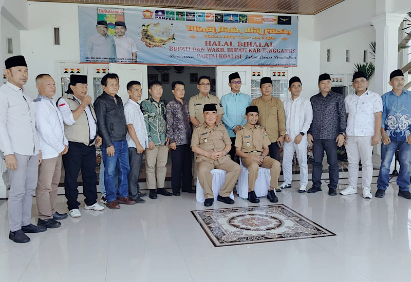  Halalbihalal dengan Koalisi Jalan Lurus Perubahan, Bupati Tanggamus Saleh Asnawi Ingatkan Kontraktor Tidak Manipulatif
