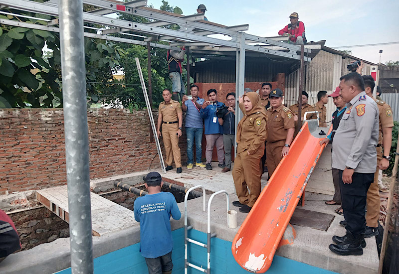  Tinjau Titik Banjir di Campang Jaya, Wali Kota Eva Dwiana: Ada Kolam Wisata Plus Perosotan di Badan Sungai