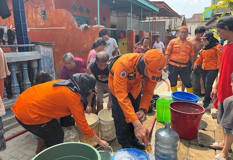  Pemkot Bandar Lampung Salurkan Bantuan Air Bersih di Panjang Utara