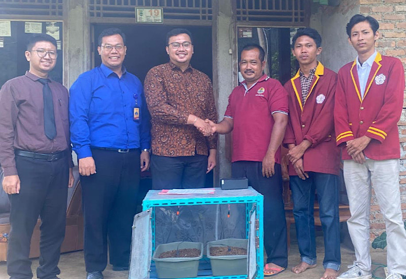  Dukung Pertanian Lampung, Mahasiswa Universitas Teknokrat Indonesia Sumbangkan Penyemai Benih Cabai Berbasis IOT