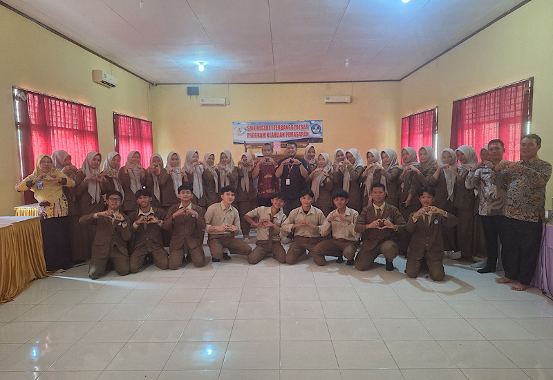  33 Siswa SMKN 1 Terbanggi Besar Ikuti Kunjungan Guru Tamu Alfamart Class