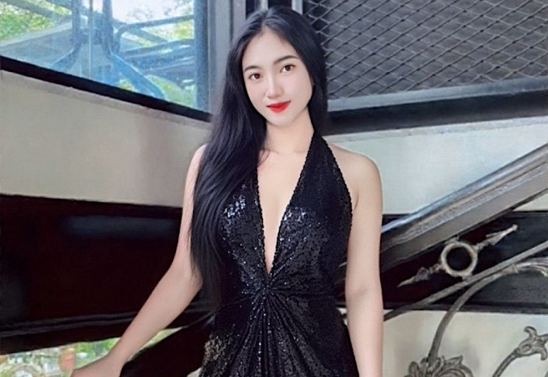  Gaun Hitam Bikin Model Lampung Fegi Kesuma Makin Percaya Diri