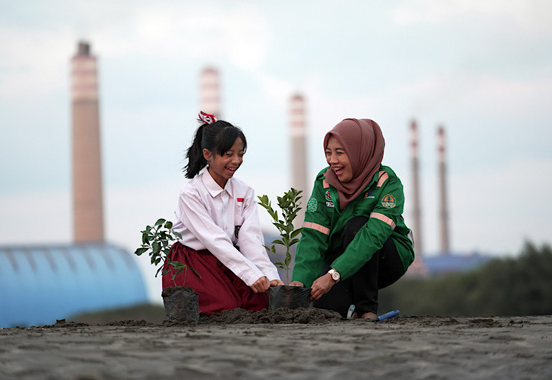  PLN Nusantara Power Dukung Sedekah Oksigen di Bojonegoro, Tanam Ribuan Pohon untuk Lingkungan dan Ekonomi Berkelanjutan