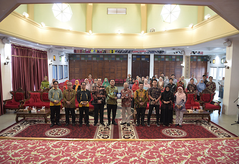  Kepala Balai Bahasa Halimi Hadibrata Terkesan “Kampus Sang Juara” Universitas Teknokrat Indonesia