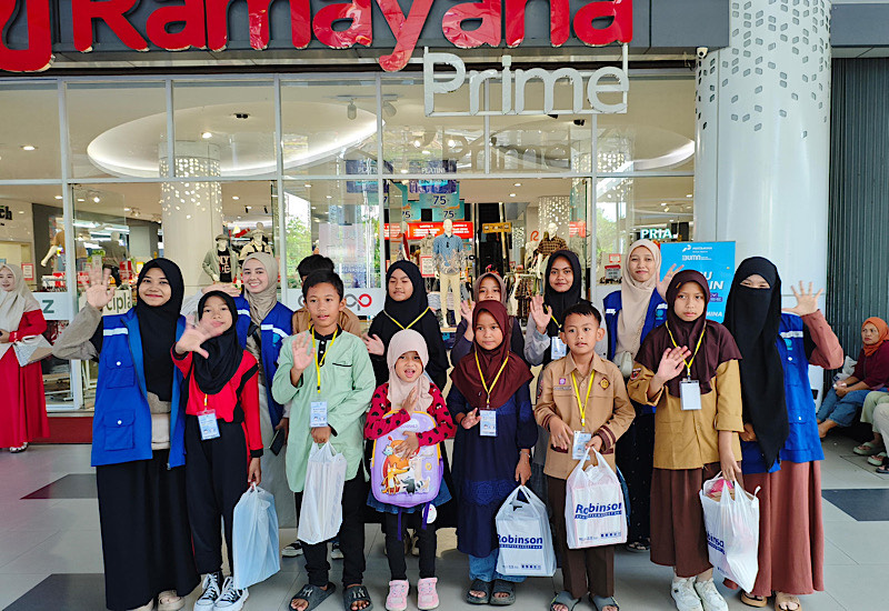  Tebar Bahagia di Awal Tahun Ajaran, LAZDAI Peduli Belanja Bareng Yatim
