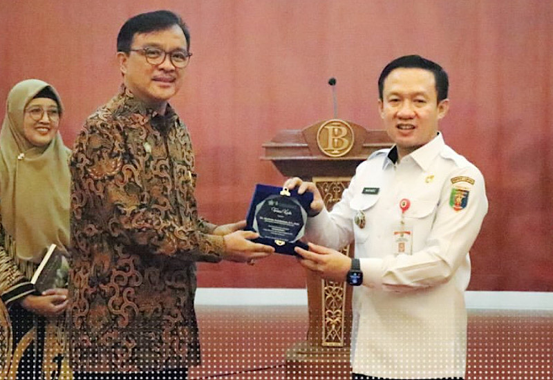  Marindo Kurniawan Narasumber Seminar Ikatan Sarjana Ekonomi Indonesia Lampung